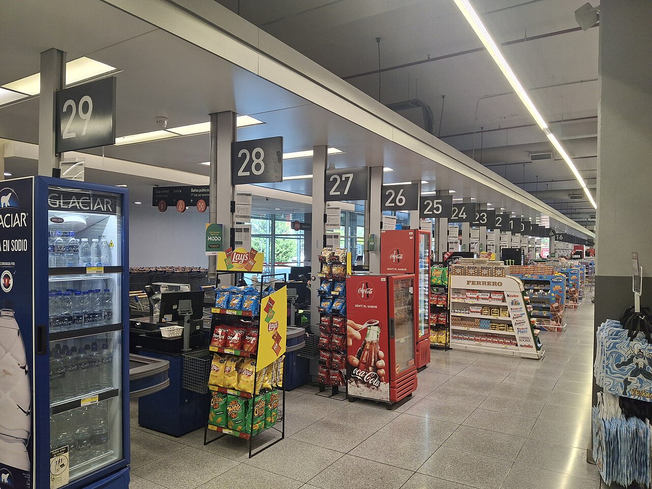 Consumo en rojo: las ventas en supermercados cayeron 3,7% en agosto y los mayoristas ya suman siete meses en baja